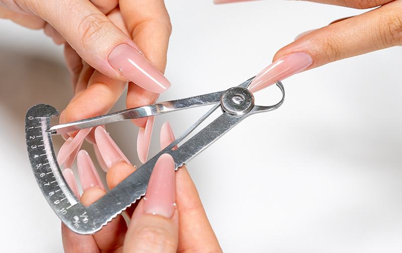 Ongles fins et résistants