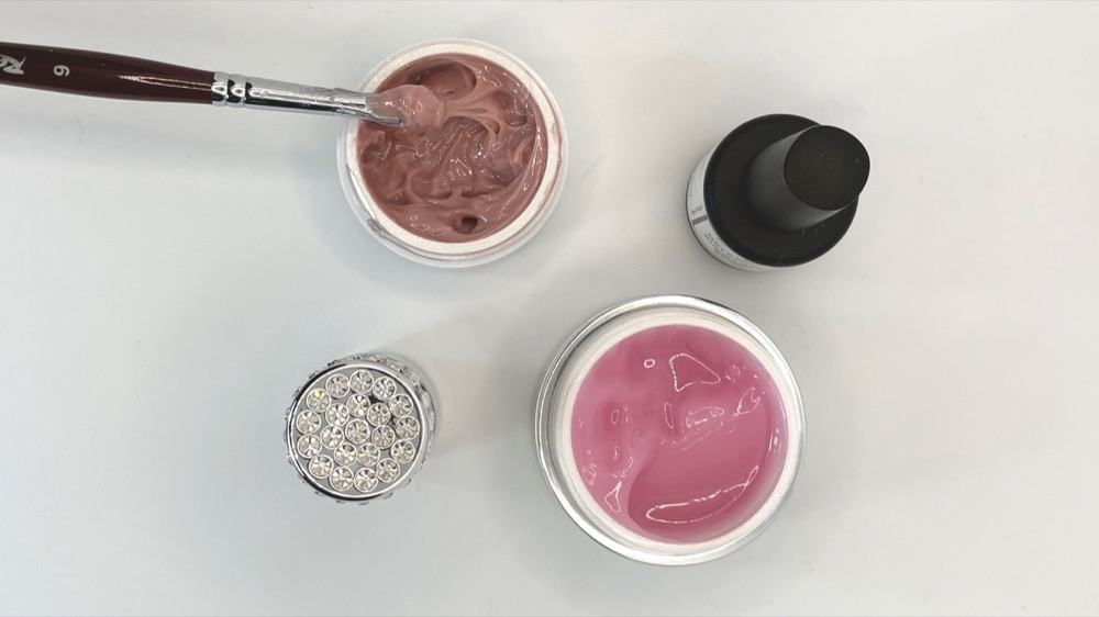 Formation Bases, Gels, Finitions